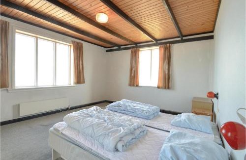 Lild Strand House | Four-Bedroom Holiday Home In Frostrup