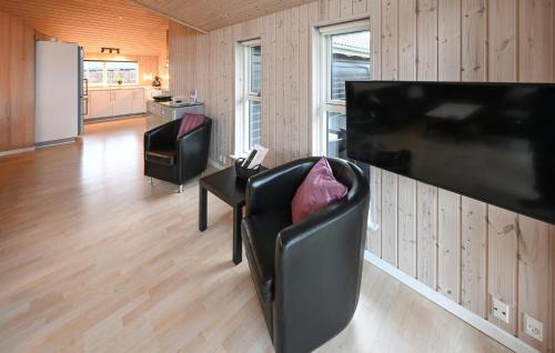Venemose House | Four-Bedroom Holiday Home In Slagelse