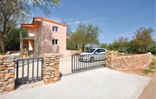 Lecevica House | Four-Bedroom Holiday Home In Lecevica