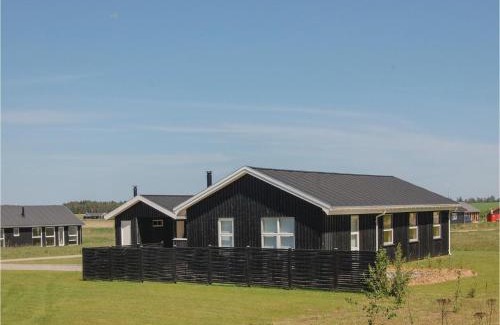 Grønhøj House | Four-Bedroom Holiday Home In Lokken