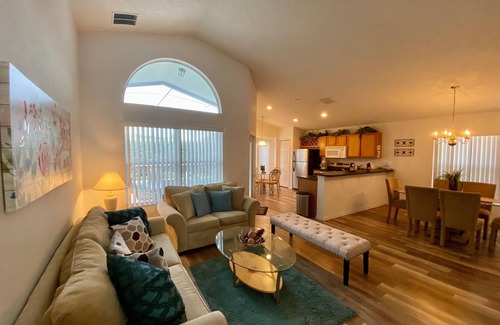 Westbury House | Four Bedroom Pool Home - 143 FL - Vusa