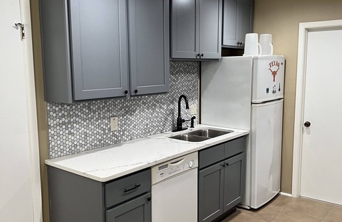 Elmaton House | Four bedroom river house located minutes away from Matagorda, TX and the beach.