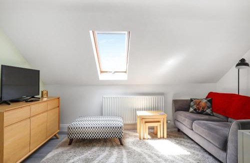 Kintbury House | Four Oaks