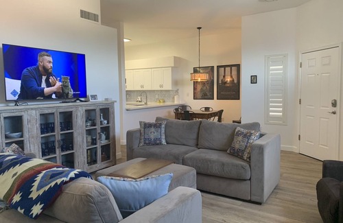Fountain Hills Condo | Four Peaks Sunrise