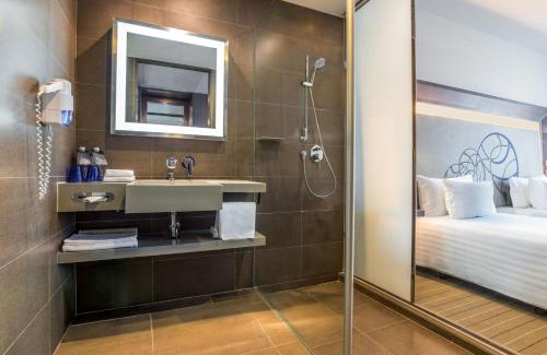 Ploenchit Hotel | Four Points by Sheraton Bangkok Ploenchit Sukhumvit , Phloen Chit Station