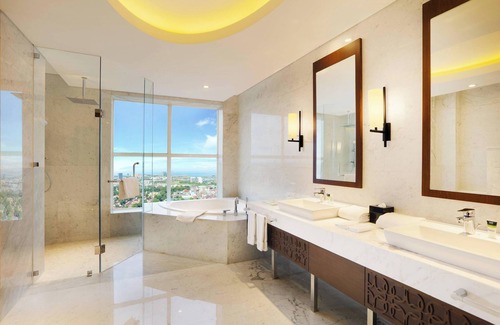 Makassar Hotel | Four Points By Sheraton Makassar