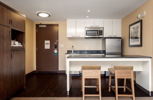 North Glenmore Hotel | Four Points by Sheraton Kelowna Airport