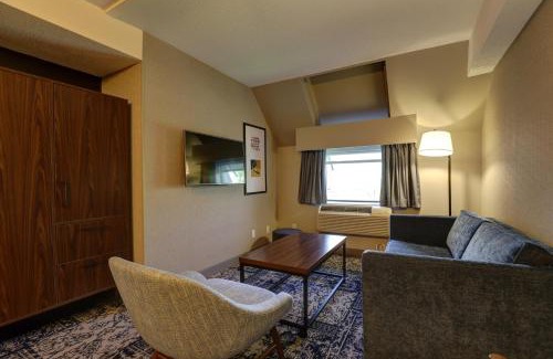 Thorold Hotel | Four Points by Sheraton St. Catharines Niagara Suites