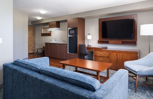 Langford Hotel | Four Points by Sheraton Victoria Gateway