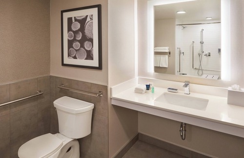 Vaughan Hotel | Four Points by Sheraton Vaughan