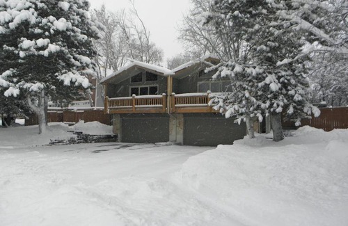 Cottonwood Heights Ski Chalet | Four resorts within 20 minutes from your door step!