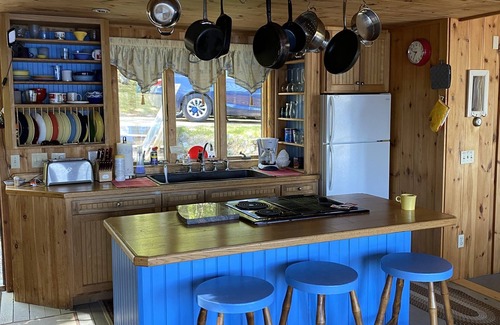 Bryant Pond Cottage | Four Season Vacation Camp Located Directly on North Pond