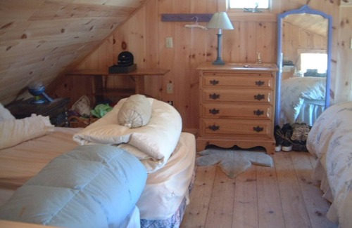 Bryant Pond Cottage | Four Season Vacation Camp Located Directly on North Pond