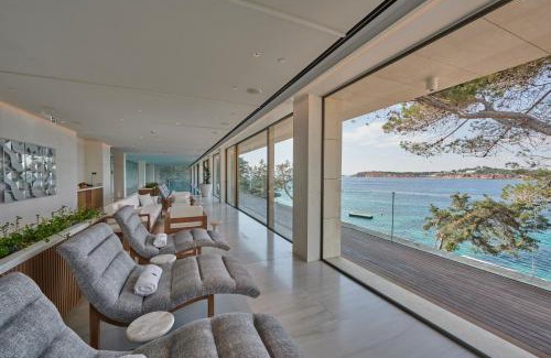 Vouliagmeni Hotel | Four Seasons Astir Palace Hotel Athens