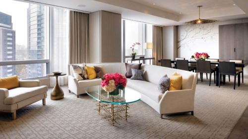 Yorkville Hotel | Four Seasons Hotel Toronto