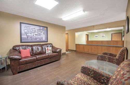 Bottineau Hotel | Four Seasons Inn