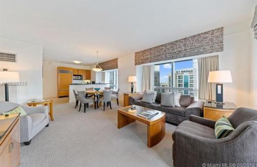 Brickell Apartment | Four Seasons Miami Two bedroom king suite