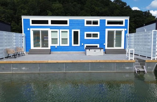 Russell Springs Boat Rental | Four Suns