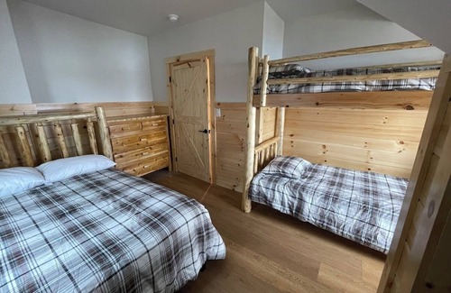 Eagle Bay Cabin | Fourth Lake Getaway Lodges ~BlueSky Lodge