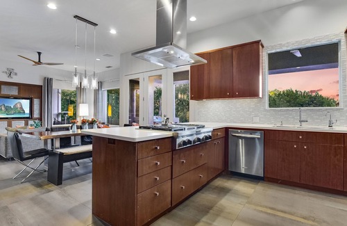 Austin House | Fourth Night Free* I Large Groups/Events | Pool&Spa | View