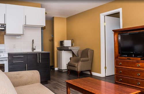 Fox Creek Hotel | Fox Creek Inn