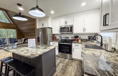 Jones Mills House | Fox Hill Cabin Where Country Charm Meets Town Convenience