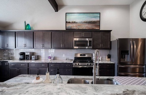 Edmond House | Fox Hunt - Modern, Updated - Pet friendly