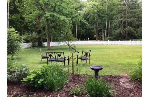 Indianapolis House | Fox Knoll 2-LRG Private Room-Grand Park, Concerts,Butler! Park-Like Setting!