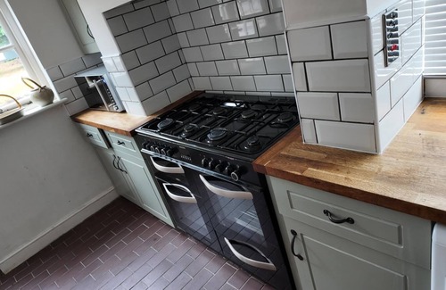 Hayes and Coney Hall House | Fox Lane Farm Cottage