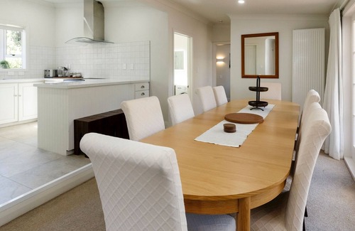 New Plymouth House | FOX MANOR - HIGH-END QUALITY