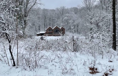 West Kill House | Fox & Quail: 5BR, pond, hike, ski, swim