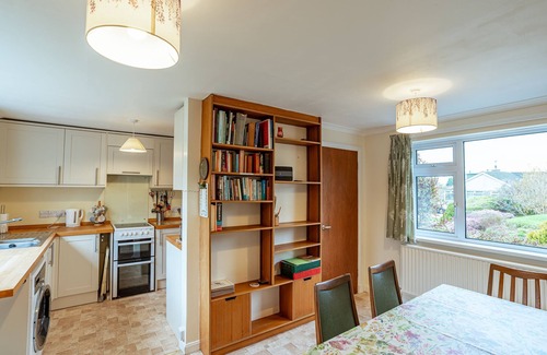 Rockcliffe Cottage | Foxbrae Cottage - a cottage that sleeps 6 guests in 3 bedrooms