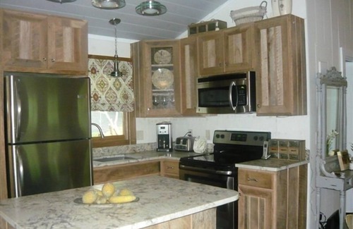 Mirror Lake Cottage | Foxdale Cottage - Beautifully renovated & well appointed