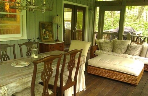 Mirror Lake Cottage | Foxdale Cottage - Beautifully renovated & well appointed