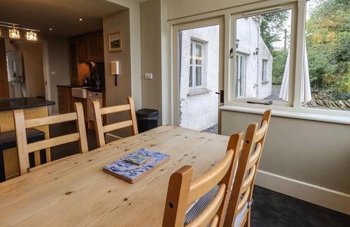 Underbarrow Cottage | FOXDENE COTTAGE, pet friendly, with hot tub in Underbarrow
