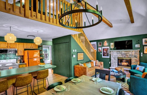 Blakeslee Ski Chalet | Foxfire Haus - Modern - Lake & Beach, Hot Tub