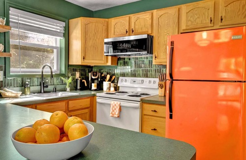 Blakeslee Ski Chalet | Foxfire Haus - Modern - Lake & Beach, Hot Tub