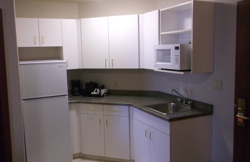Fox Creek Hotel | Foxwood Inn & Suites