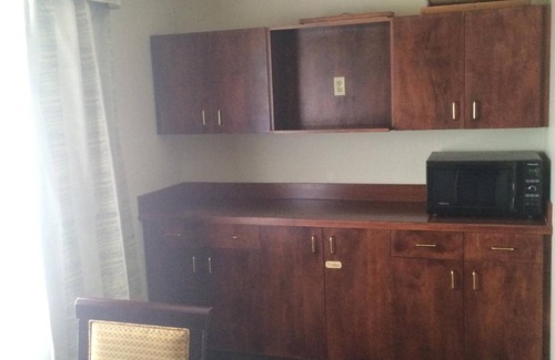 Fox Creek Hotel | Foxwood Inn & Suites