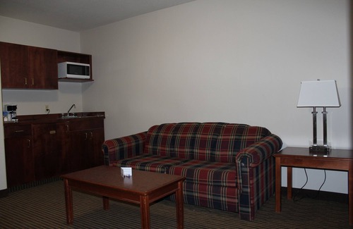 Fox Creek Hotel | Foxwood Inn & Suites