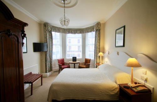 Clifden Hotel | Foyles Hotel