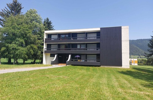 Autrans-Meaudre-en-Vercors Apartment | Spacious 3* Apt for 8 with Balcony, 500m from Village & Ski Trails in Autrans