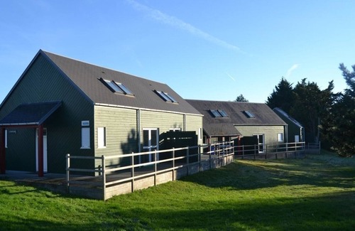 Saint-Martin de Brehal Cottage | Cozy Seaside House: 2 Bedrooms, Terrace, WiFi, BBQ, Pet-Friendly, Near Granville