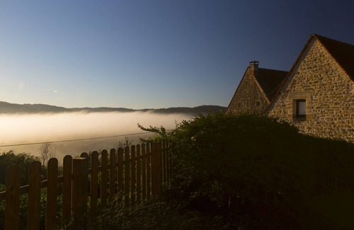 Coux-et-Bigaroque-Mouzens House | La Vieille Grange, a delightful private house overlooking The Dordogne river.