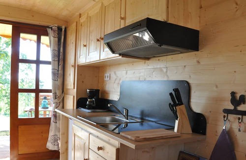 La Gripperie-Saint-Symphorien Cottage | Charming gypsy caravan with heated indoor pool