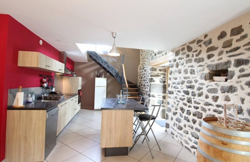 Neuveglise-sur-Truyere Cottage | Gite Neuvéglise-sur-Truyère-Sériers, 3 bedrooms, 6 persons
