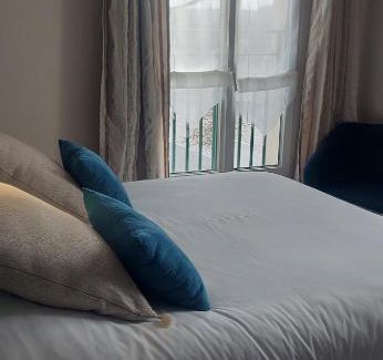 Saint-Evroult-Notre-Dame-du-Bois Hotel | Logis hôtel le relais de l'abbaye