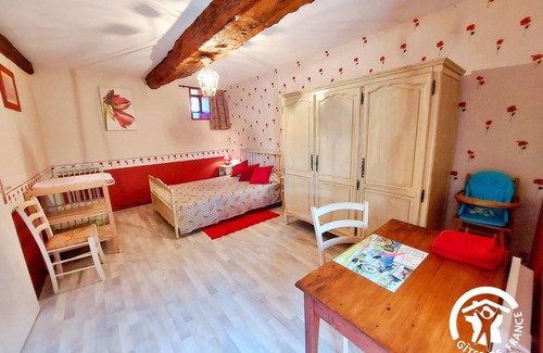 Saint-Aubin-Fosse-Louvain Cottage | 120 m² Cabin ∙ 3 bedrooms ∙ 7 guests