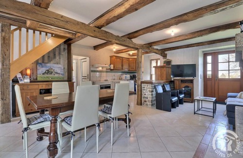 Saint-Georges-de-Grehaigne House | 110 m² Gîte ∙ 4 bedrooms ∙ 8 guests