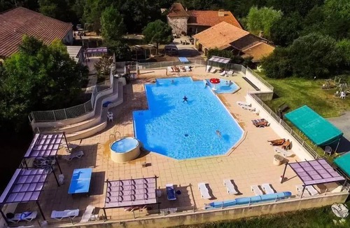 Saint-Martin-Lars-en-Sainte-Hermine House | Naturist campsite Le Colombier* - Comfort Mobile Home Mervent 2 Rooms 2 People